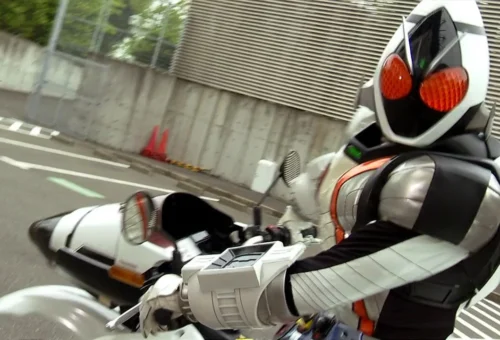 Kamen Rider Fourze: Review: Come On, Outer Space