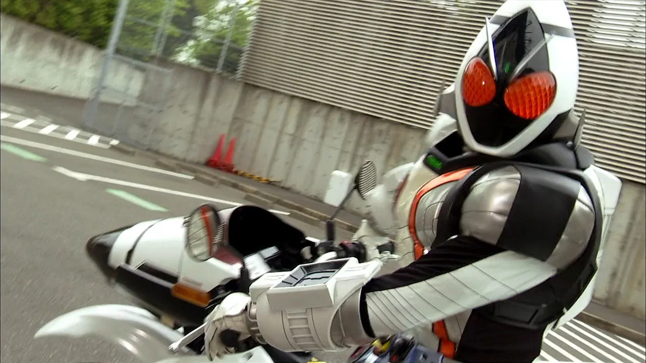 Kamen Rider Fourze: Review: Come On, Outer Space